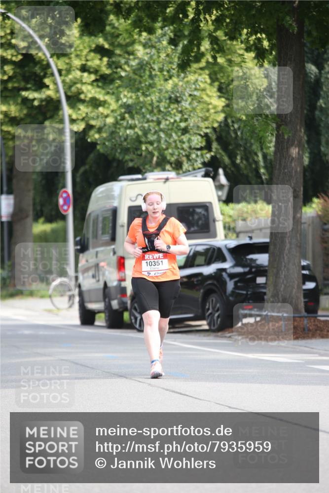 15.06.2025 - REWE Women's Run Jannik Wohlers http://msf.ph/oto/7935959 15.06.2025 09:53:42 Laufen 10351 meine-sportfotos.de