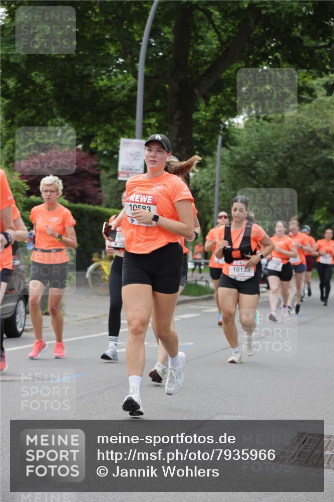 15.06.2025 - REWE Women's Run Jannik Wohlers http://msf.ph/oto/7935966 15.06.2025 08:26:21 Laufen 10583, 10133 meine-sportfotos.de