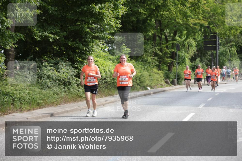 15.06.2025 - REWE Women's Run Jannik Wohlers http://msf.ph/oto/7935968 15.06.2025 10:13:09 Laufen 5139, 5253 meine-sportfotos.de