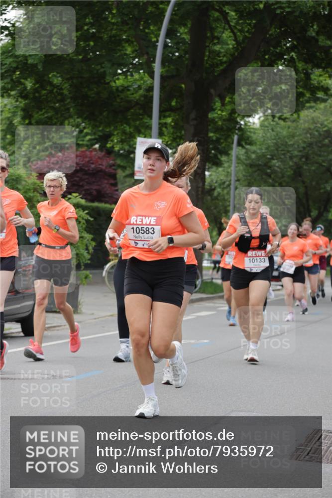 15.06.2025 - REWE Women's Run Jannik Wohlers http://msf.ph/oto/7935972 15.06.2025 08:26:21 Laufen 10583, 10, 10133 meine-sportfotos.de