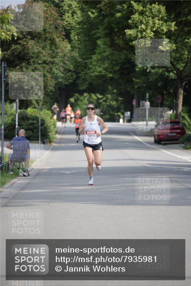 15.06.2025 - REWE Women's Run Jannik Wohlers http://msf.ph/oto/7935981 15.06.2025 08:42:19 Laufen 10848 meine-sportfotos.de