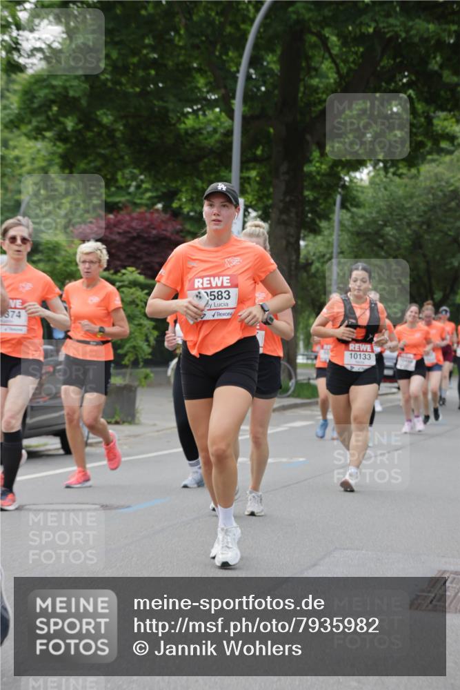15.06.2025 - REWE Women's Run Jannik Wohlers http://msf.ph/oto/7935982 15.06.2025 08:26:21 Laufen 674, 583, 10133 meine-sportfotos.de