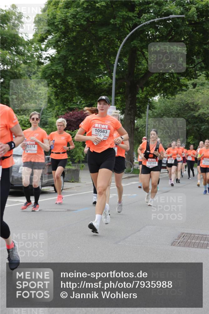 15.06.2025 - REWE Women's Run Jannik Wohlers http://msf.ph/oto/7935988 15.06.2025 08:26:22 Laufen 10374, 10583, 10339, 10499, 10133 meine-sportfotos.de