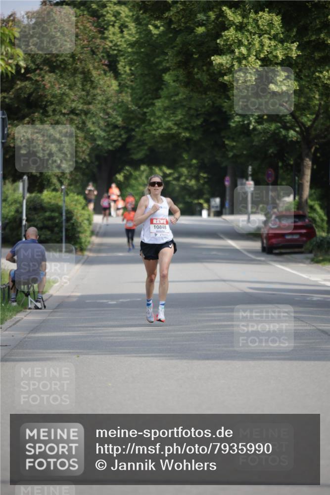 15.06.2025 - REWE Women's Run Jannik Wohlers http://msf.ph/oto/7935990 15.06.2025 08:42:19 Laufen 10848 meine-sportfotos.de