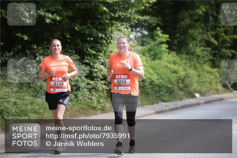 15.06.2025 - REWE Women's Run Jannik Wohlers http://msf.ph/oto/7935991 15.06.2025 10:13:10 Laufen 5139, 5253 meine-sportfotos.de