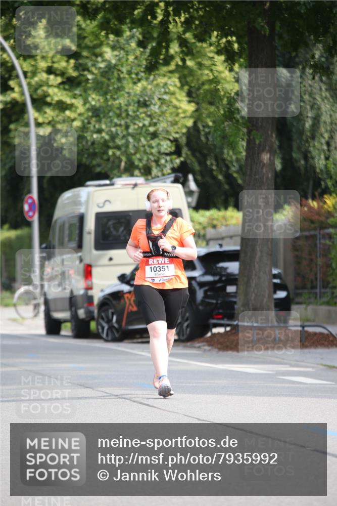 15.06.2025 - REWE Women's Run Jannik Wohlers http://msf.ph/oto/7935992 15.06.2025 09:53:43 Laufen 10351 meine-sportfotos.de