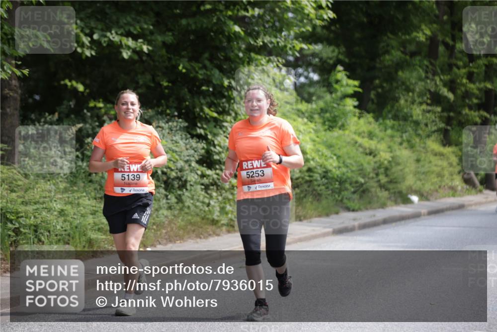 15.06.2025 - REWE Women's Run Jannik Wohlers http://msf.ph/oto/7936015 15.06.2025 10:13:11 Laufen 5139, 5253 meine-sportfotos.de