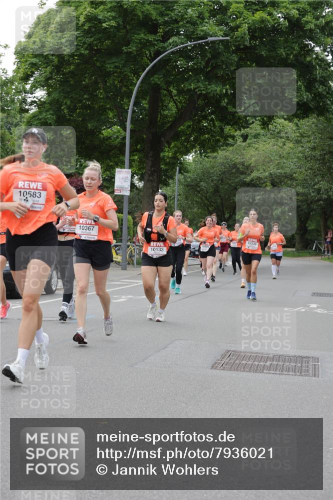 15.06.2025 - REWE Women's Run Jannik Wohlers http://msf.ph/oto/7936021 15.06.2025 08:26:22 Laufen 15, 2021, 10583, 10367, 10133, 10339 meine-sportfotos.de