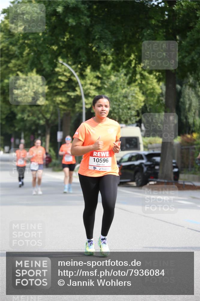 15.06.2025 - REWE Women's Run Jannik Wohlers http://msf.ph/oto/7936084 15.06.2025 09:53:47 Laufen 10596 meine-sportfotos.de
