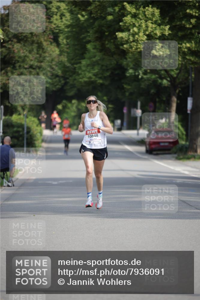 15.06.2025 - REWE Women's Run Jannik Wohlers http://msf.ph/oto/7936091 15.06.2025 08:42:21 Laufen 10848 meine-sportfotos.de