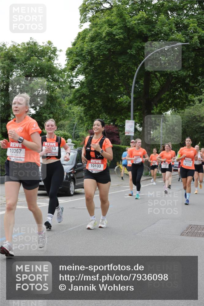 15.06.2025 - REWE Women's Run Jannik Wohlers http://msf.ph/oto/7936098 15.06.2025 08:26:24 Laufen 43, 10367, 830, 10499, 10133, 10339 meine-sportfotos.de
