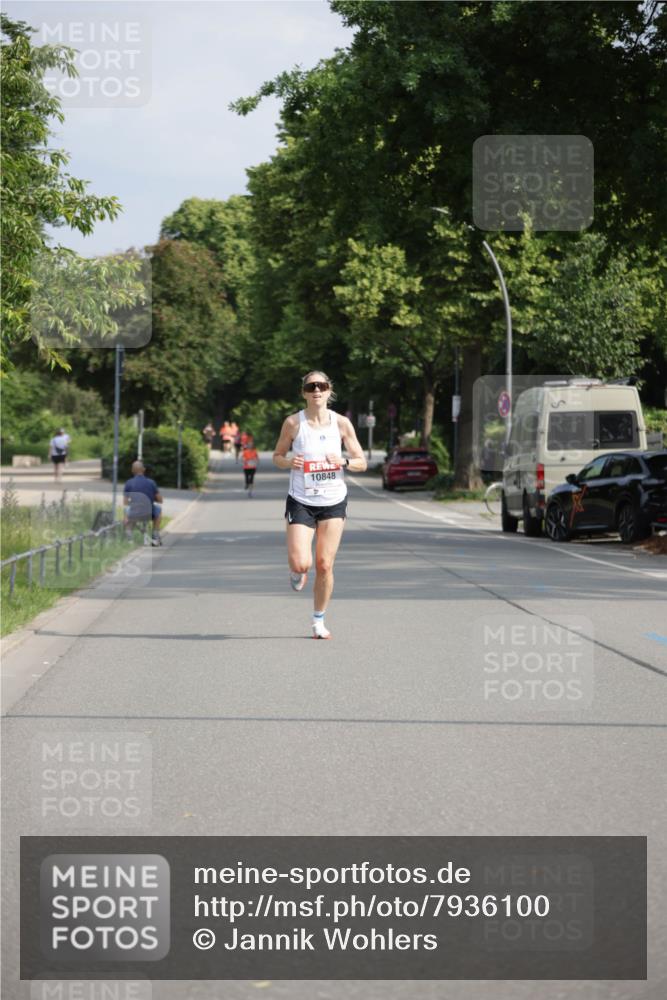 15.06.2025 - REWE Women's Run Jannik Wohlers http://msf.ph/oto/7936100 15.06.2025 08:42:23 Laufen 10848 meine-sportfotos.de