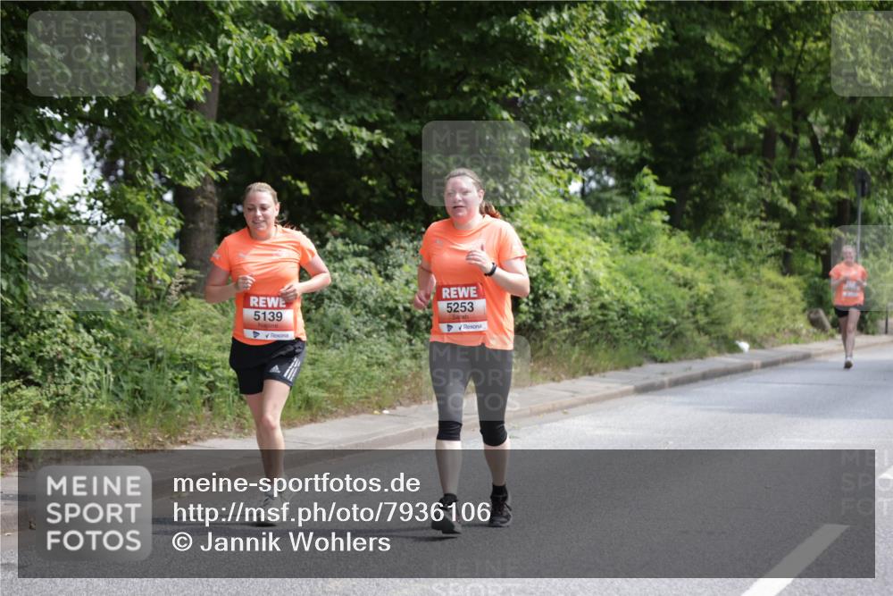 15.06.2025 - REWE Women's Run Jannik Wohlers http://msf.ph/oto/7936106 15.06.2025 10:13:11 Laufen 5139, 5253 meine-sportfotos.de