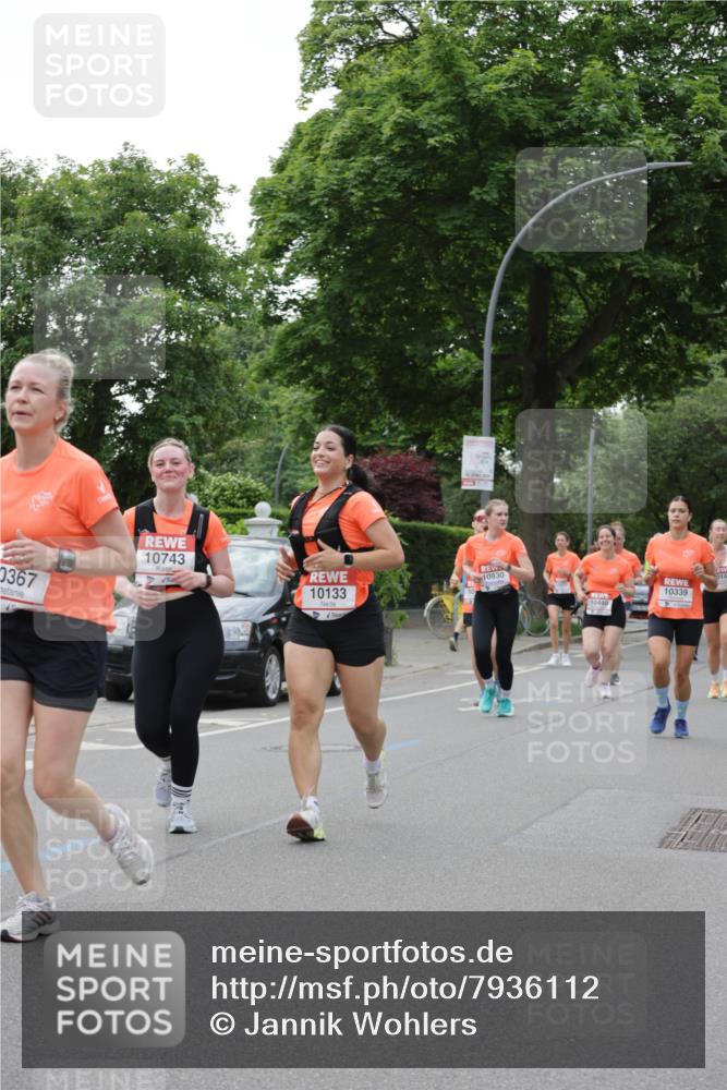 15.06.2025 - REWE Women's Run Jannik Wohlers http://msf.ph/oto/7936112 15.06.2025 08:26:24 Laufen 0367, 10743, 10133, 10830, 10339, 10499 meine-sportfotos.de
