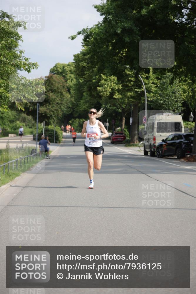 15.06.2025 - REWE Women's Run Jannik Wohlers http://msf.ph/oto/7936125 15.06.2025 08:42:23 Laufen 1084 meine-sportfotos.de