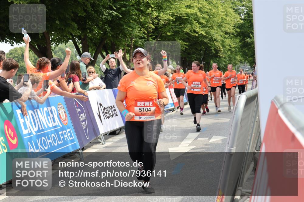 15.06.2025 - REWE Women's Run Strokosch-Dieckow http://msf.ph/oto/7936141 15.06.2025 11:09:18 Ziel 5095, 5104, 5139, 5178, 5253, 5273, 5274, 5552, 5577 meine-sportfotos.de
