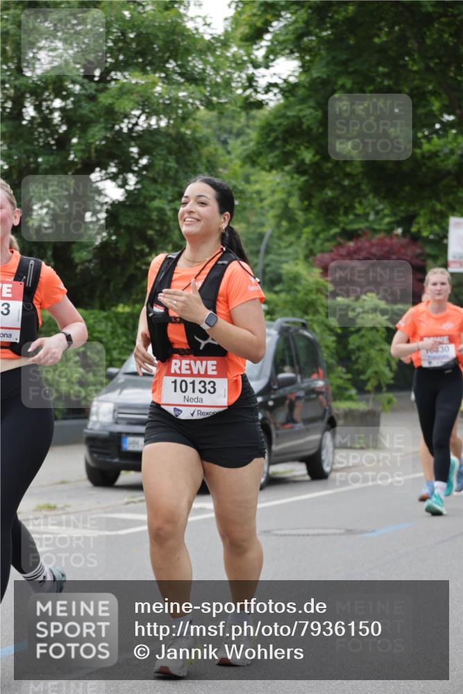 15.06.2025 - REWE Women's Run Jannik Wohlers http://msf.ph/oto/7936150 15.06.2025 08:26:24 Laufen 3, 10133, 16330 meine-sportfotos.de