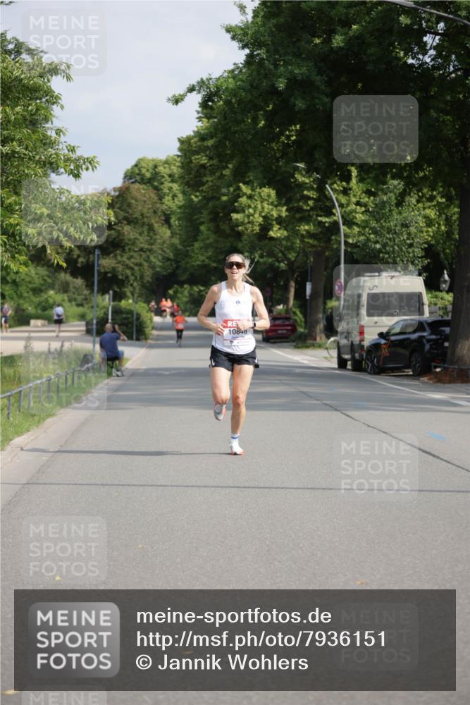15.06.2025 - REWE Women's Run Jannik Wohlers http://msf.ph/oto/7936151 15.06.2025 08:42:24 Laufen 10848 meine-sportfotos.de