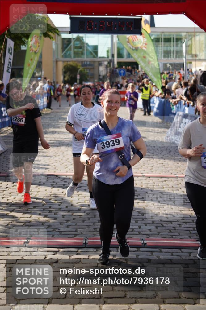 13.06.2025 - Holstenköstenlauf Felixshl http://msf.ph/oto/7936178 13.06.2025 18:04:45 Laufen 2286, 2735, 2783, 2892, 3153, 3154, 3163, 3765, 3938, 3939 meine-sportfotos.de