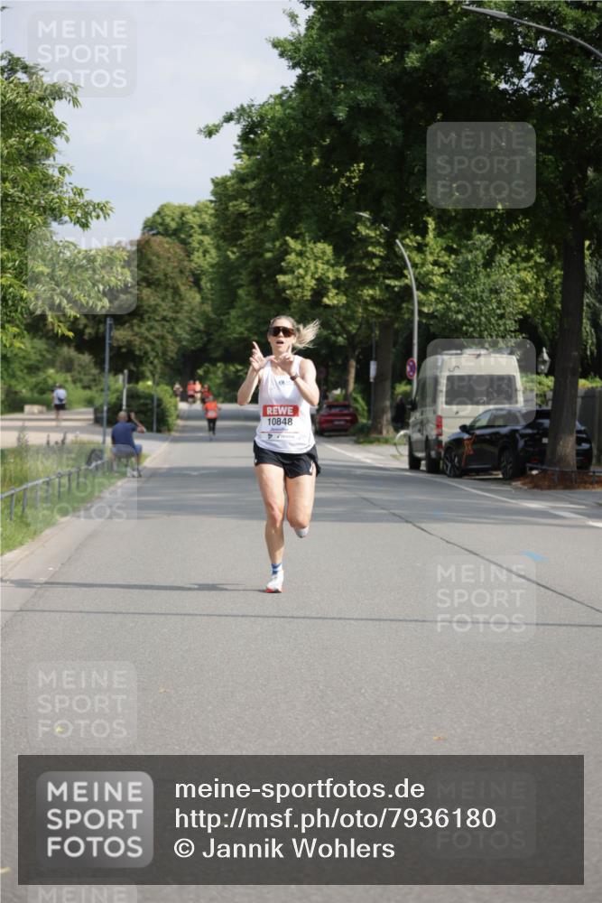 15.06.2025 - REWE Women's Run Jannik Wohlers http://msf.ph/oto/7936180 15.06.2025 08:42:24 Laufen 10848 meine-sportfotos.de