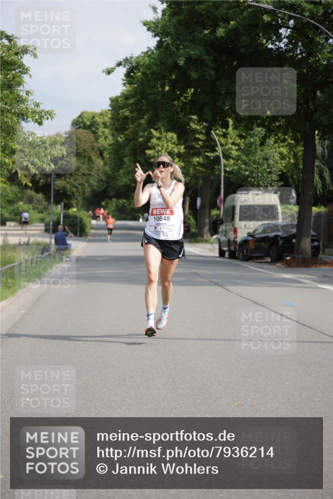 15.06.2025 - REWE Women's Run Jannik Wohlers http://msf.ph/oto/7936214 15.06.2025 08:42:25 Laufen 10848 meine-sportfotos.de