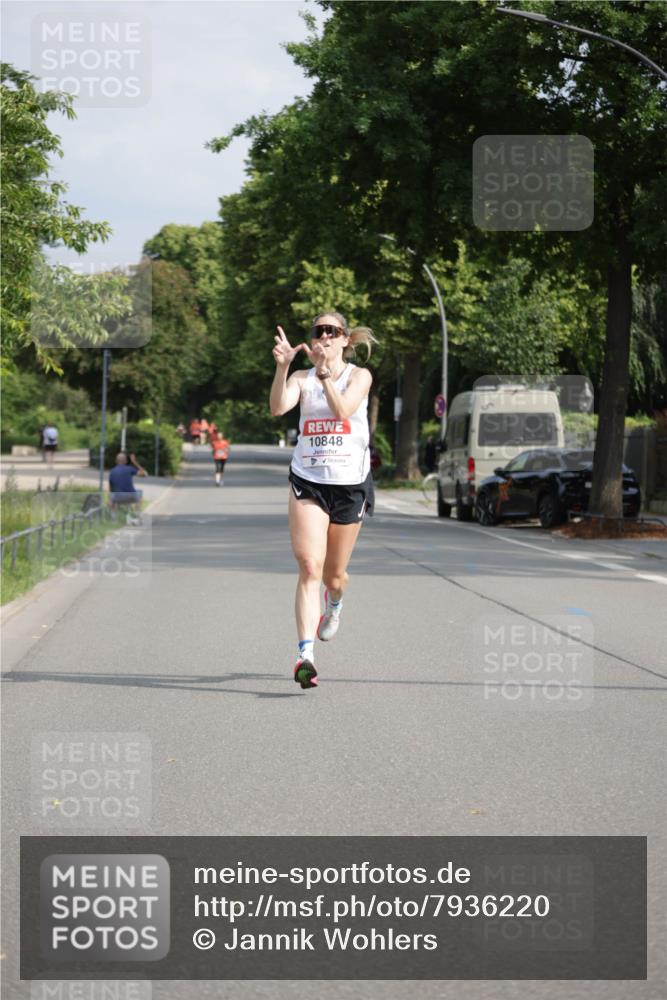 15.06.2025 - REWE Women's Run Jannik Wohlers http://msf.ph/oto/7936220 15.06.2025 08:42:25 Laufen 10848 meine-sportfotos.de