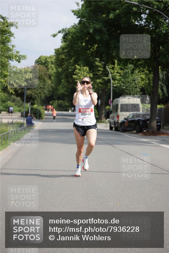 15.06.2025 - REWE Women's Run Jannik Wohlers http://msf.ph/oto/7936228 15.06.2025 08:42:25 Laufen 10848 meine-sportfotos.de