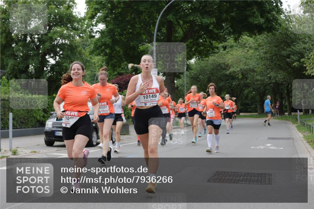 15.06.2025 - REWE Women's Run Jannik Wohlers http://msf.ph/oto/7936266 15.06.2025 08:26:28 Laufen 10149, 0507, 0441, 104, 10781, 02 meine-sportfotos.de