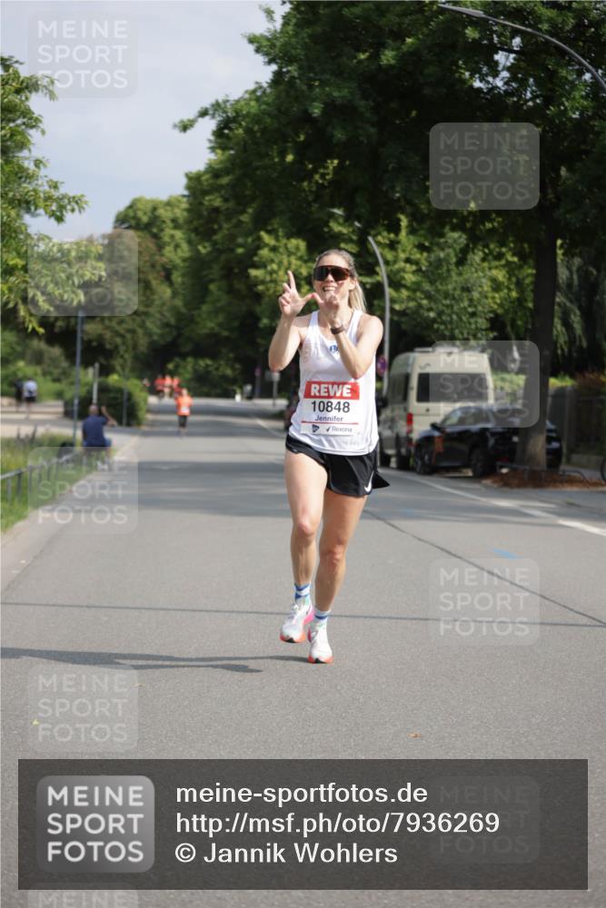 15.06.2025 - REWE Women's Run Jannik Wohlers http://msf.ph/oto/7936269 15.06.2025 08:42:25 Laufen 10848 meine-sportfotos.de