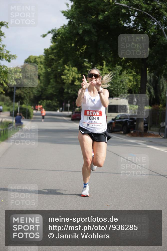 15.06.2025 - REWE Women's Run Jannik Wohlers http://msf.ph/oto/7936285 15.06.2025 08:42:26 Laufen 10848 meine-sportfotos.de
