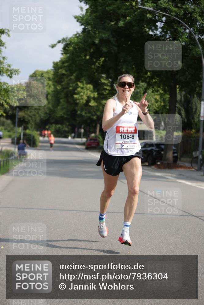 15.06.2025 - REWE Women's Run Jannik Wohlers http://msf.ph/oto/7936304 15.06.2025 08:42:26 Laufen 10848 meine-sportfotos.de