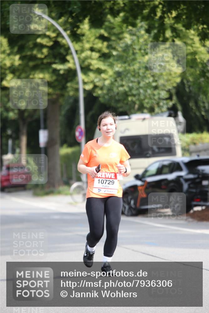 15.06.2025 - REWE Women's Run Jannik Wohlers http://msf.ph/oto/7936306 15.06.2025 09:53:57 Laufen 10729 meine-sportfotos.de