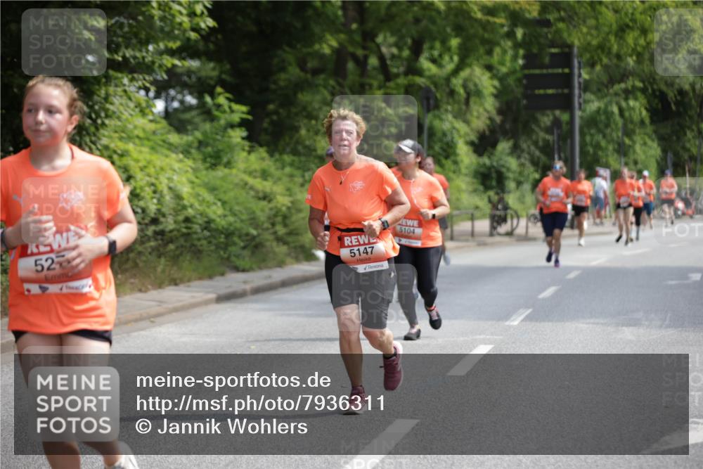 15.06.2025 - REWE Women's Run Jannik Wohlers http://msf.ph/oto/7936311 15.06.2025 10:13:22 Laufen 52, 5104, 5147 meine-sportfotos.de