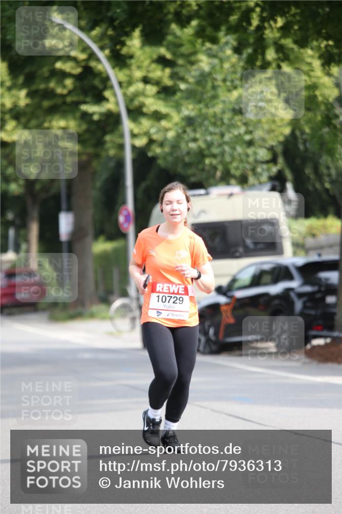 15.06.2025 - REWE Women's Run Jannik Wohlers http://msf.ph/oto/7936313 15.06.2025 09:53:57 Laufen 10729 meine-sportfotos.de