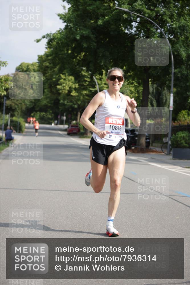 15.06.2025 - REWE Women's Run Jannik Wohlers http://msf.ph/oto/7936314 15.06.2025 08:42:26 Laufen 10848 meine-sportfotos.de