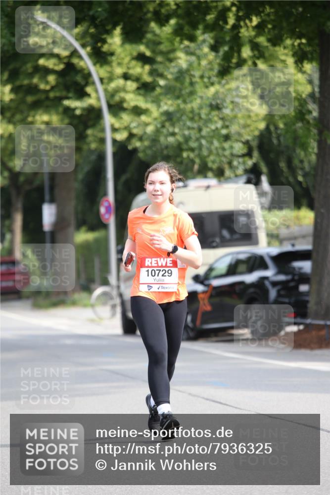 15.06.2025 - REWE Women's Run Jannik Wohlers http://msf.ph/oto/7936325 15.06.2025 09:53:57 Laufen 10729 meine-sportfotos.de