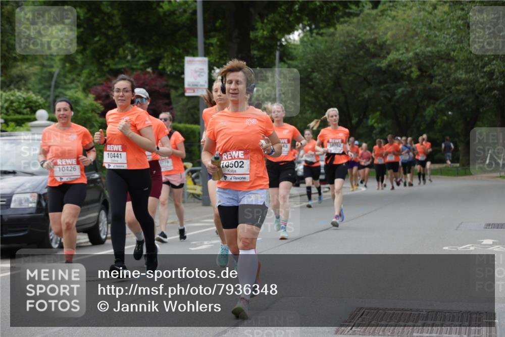 15.06.2025 - REWE Women's Run Jannik Wohlers http://msf.ph/oto/7936348 15.06.2025 08:26:30 Laufen 10426, 10441, 43, 10762, 0778, 10502 meine-sportfotos.de