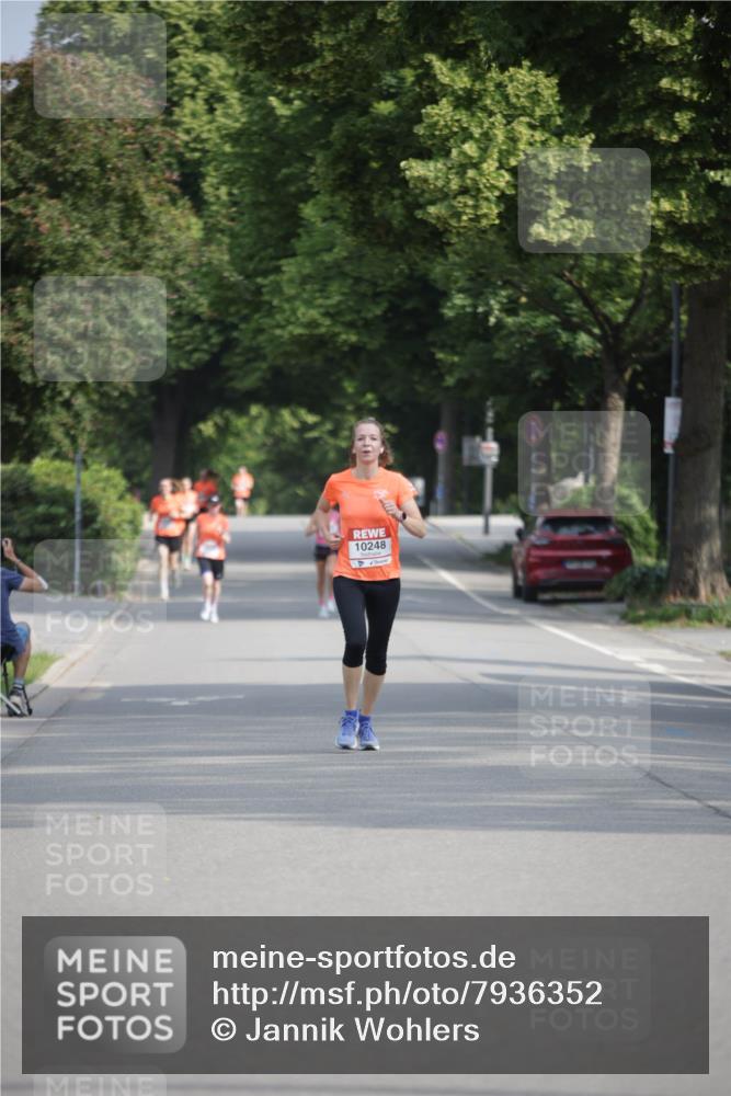 15.06.2025 - REWE Women's Run Jannik Wohlers http://msf.ph/oto/7936352 15.06.2025 08:42:37 Laufen 10248 meine-sportfotos.de
