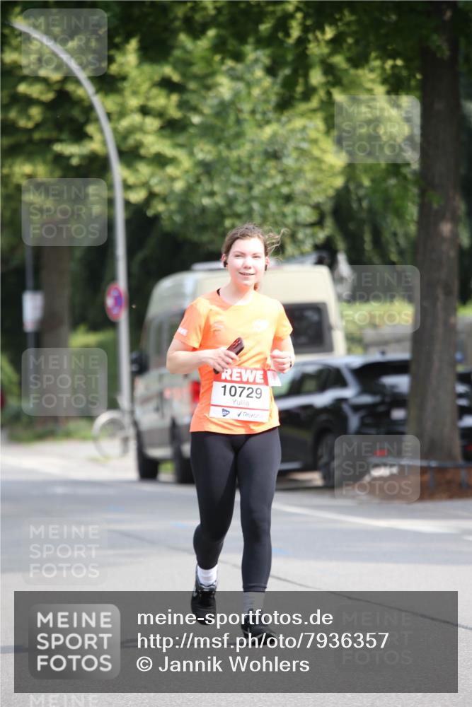 15.06.2025 - REWE Women's Run Jannik Wohlers http://msf.ph/oto/7936357 15.06.2025 09:53:57 Laufen 10729 meine-sportfotos.de
