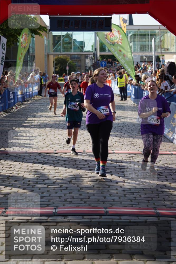 13.06.2025 - Holstenköstenlauf Felixshl http://msf.ph/oto/7936384 13.06.2025 18:04:50 Laufen 2008, 2105, 2735, 2783, 2892, 3153, 3154, 3291, 3765 meine-sportfotos.de