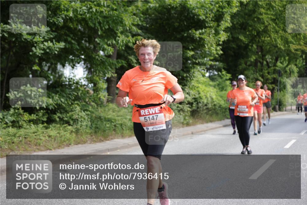 15.06.2025 - REWE Women's Run Jannik Wohlers http://msf.ph/oto/7936415 15.06.2025 10:13:24 Laufen 5147, 5104 meine-sportfotos.de
