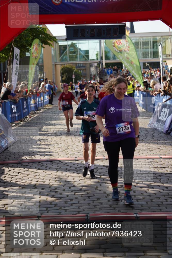 13.06.2025 - Holstenköstenlauf Felixshl http://msf.ph/oto/7936423 13.06.2025 18:04:51 Laufen 2008, 2105, 2686, 2735, 2783, 2892, 2896, 3153, 3154, 3291, 3765 meine-sportfotos.de