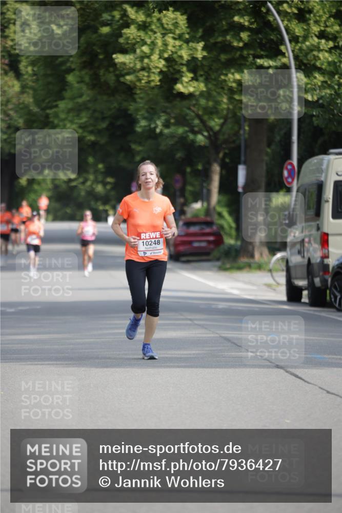 15.06.2025 - REWE Women's Run Jannik Wohlers http://msf.ph/oto/7936427 15.06.2025 08:42:39 Laufen 10248 meine-sportfotos.de