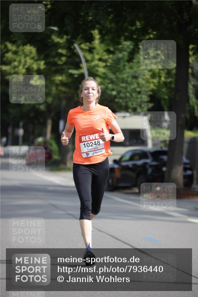 15.06.2025 - REWE Women's Run Jannik Wohlers http://msf.ph/oto/7936440 15.06.2025 08:42:42 Laufen 10248 meine-sportfotos.de
