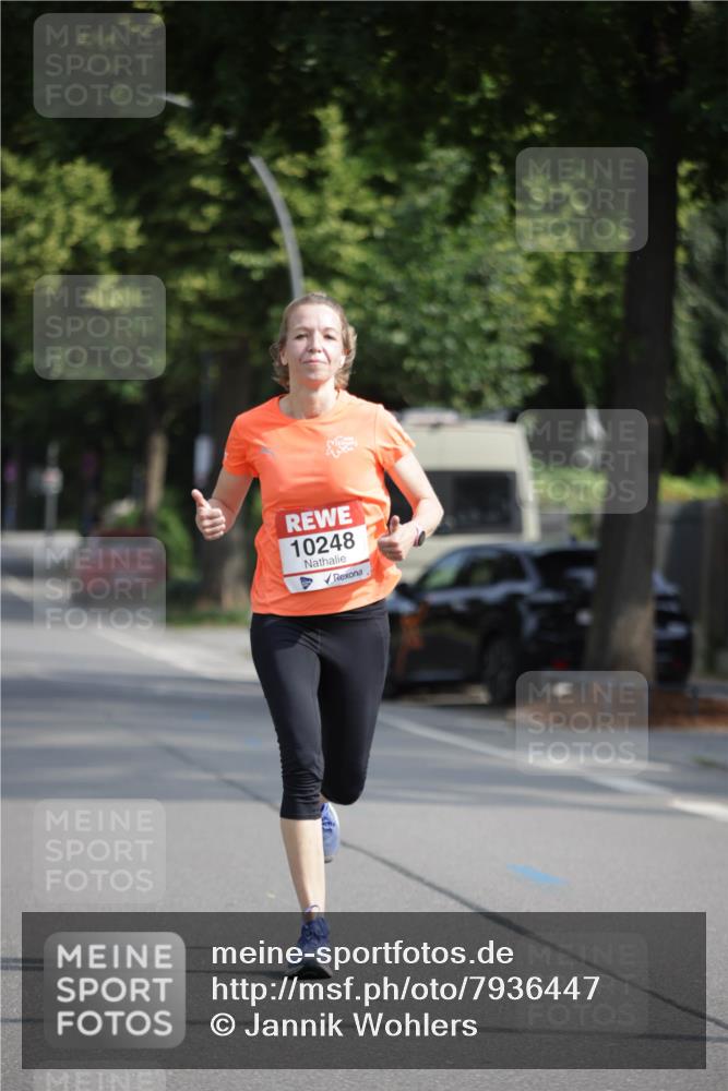 15.06.2025 - REWE Women's Run Jannik Wohlers http://msf.ph/oto/7936447 15.06.2025 08:42:42 Laufen 10248 meine-sportfotos.de