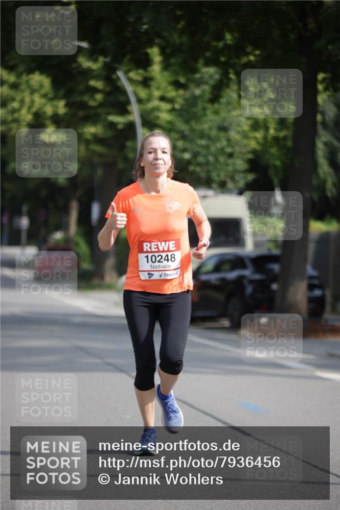 15.06.2025 - REWE Women's Run Jannik Wohlers http://msf.ph/oto/7936456 15.06.2025 08:42:43 Laufen 10248 meine-sportfotos.de