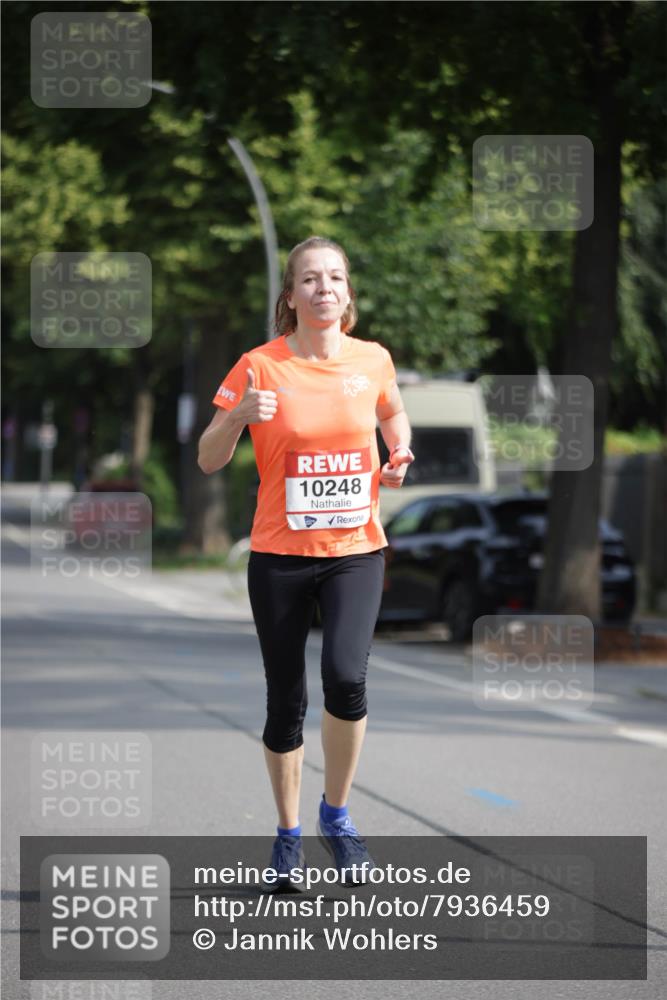 15.06.2025 - REWE Women's Run Jannik Wohlers http://msf.ph/oto/7936459 15.06.2025 08:42:43 Laufen 10248 meine-sportfotos.de