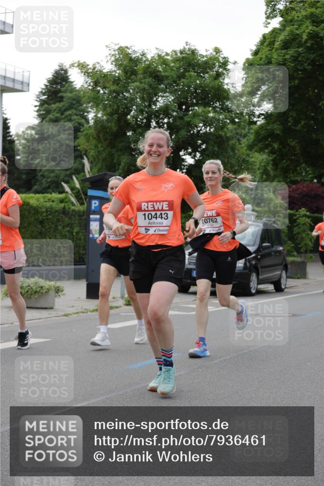 15.06.2025 - REWE Women's Run Jannik Wohlers http://msf.ph/oto/7936461 15.06.2025 08:26:34 Laufen 10443, 10762 meine-sportfotos.de