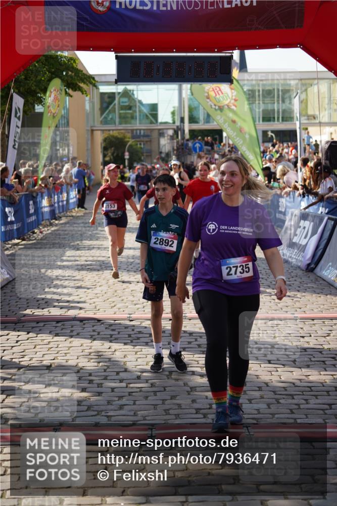 13.06.2025 - Holstenköstenlauf Felixshl http://msf.ph/oto/7936471 13.06.2025 18:04:51 Laufen 2008, 2105, 2686, 2735, 2783, 2892, 2896, 3153, 3154, 3291, 3765 meine-sportfotos.de