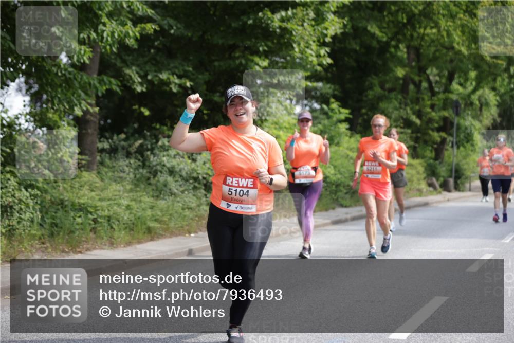 15.06.2025 - REWE Women's Run Jannik Wohlers http://msf.ph/oto/7936493 15.06.2025 10:13:26 Laufen 5104, 5173, 5211 meine-sportfotos.de
